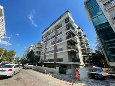 Bostanlı 1813 Sokakta Satılık 3+1 Daire