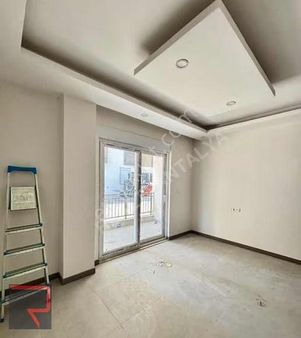 Ünsal Mahallesi Site İçi 1+1 Giriş Kat Daire
