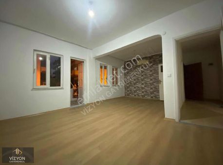 Vizyondan Aydınevler Mahallesinde Geniş Ve Ferah 2+1 Daire