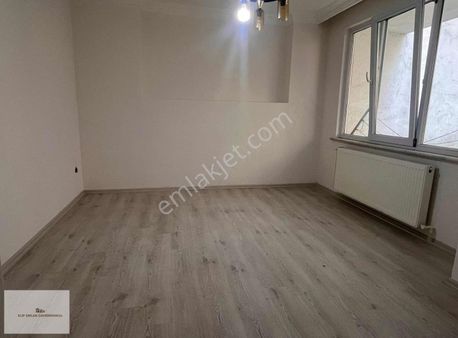 Gürsel Mahallesinde Kiralık 1+1 Ara Kat