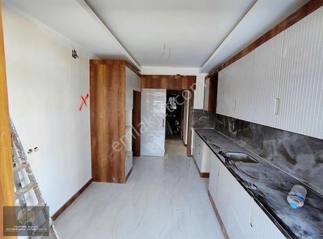 Yeditepe Emlak Su Yolu Caddesi Yanı 3,5+1 Fırsat Daire!