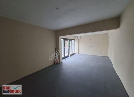 Hak Emlaktan Kiremitocağı Mah Tam Merkezi Konumda Kiralık Dükkan