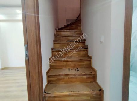 Küçükçekmece Yeşilovada Lüx Dublex.190.m2daire.4+1-9.500.000.tl