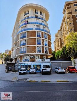 Çamlık Mahallesinde Cadde Üzeri 2+1 Satılık Daire