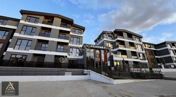 İncek De Site İçerisinde Sinema Ve Spor Salonu Olan 1+1 Daire