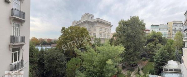 Hüsrev Gerede Caddesi Baş Kısmı Sağ Kolda 180m2 Kupon Kat