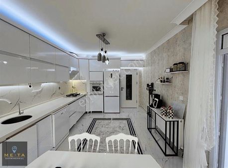 Me-ta Gayrimenkul'den İstiklal Mahallesi 3+1 Satılık Daire