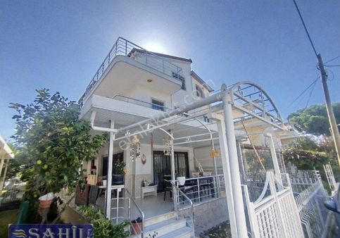 Denize Çok Yakın, Sıfır Tadilatlı 4+1 — Bahçeli, Site İçinde, Her Odada Balkon!! Dikkat!!!