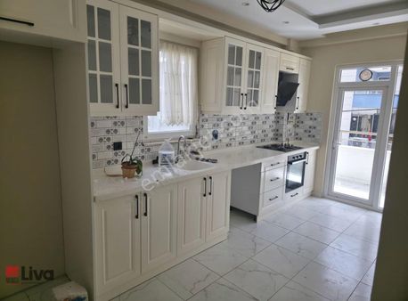 Realty World Den Çarşı Yakını Kiralık 2+1 Daire