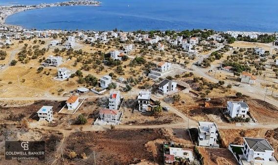 Dikili Çandarlıda Deniz Manzaralı Villa İmarlı Satılık Köşe Arsa