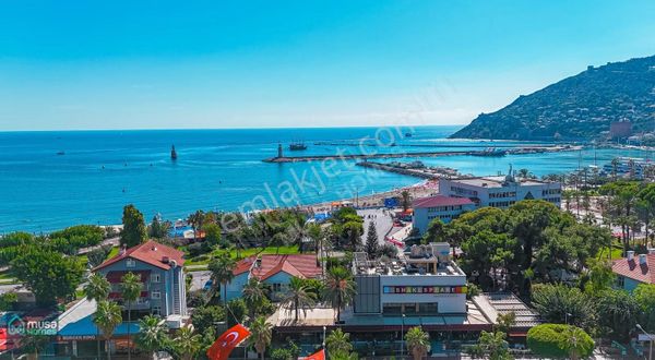 Güllerpınarı'nda Geniş 3+1 | Deniz, Liman Ve Kale Manzaralı