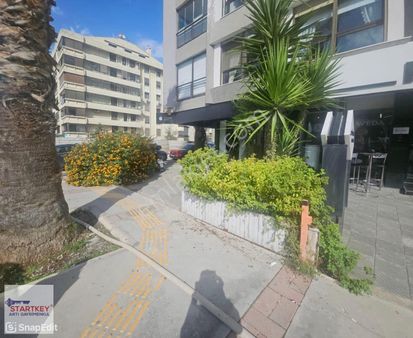 Bostanlı Açık Hava Tiyatrosu Karşısı Kiralık Köşe Dükkan