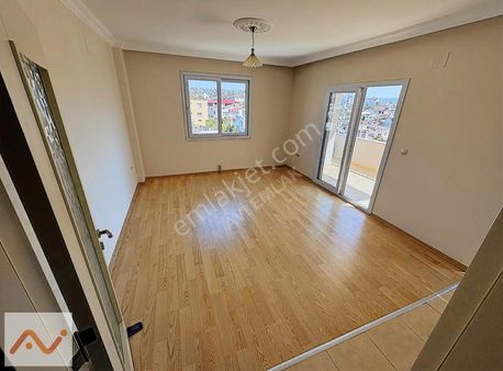 Site İçerisinde Geniş 3+1 Kiralık Daire