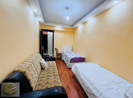 Ekipten Zafer Mahallesinde 2+1 Daire Cadde Üzerinde