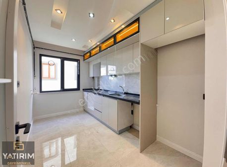 Bağlarbaşı Merkez'de 2+1 90 M2 Lüx Özel Yapım 1.kat Daire