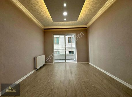 Emy Farkıyla Full+full Yapılı E.banyolu Geniş Daire !