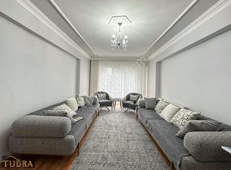 Tuğra'dan Yunus Emre Caddesine Yakın 3+1 Geniş Satılık Daire