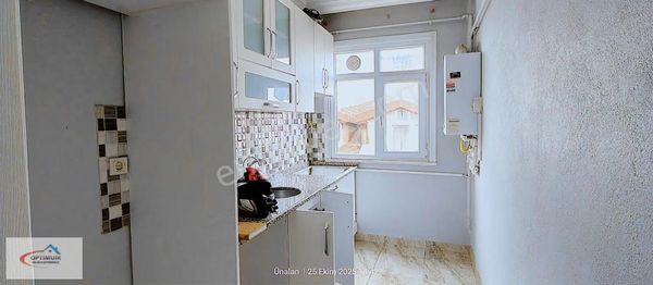 Üsküdar Ünalan Kiralık 2+1 Daire Temiz Pırıl Prıl Metro Metrobüs