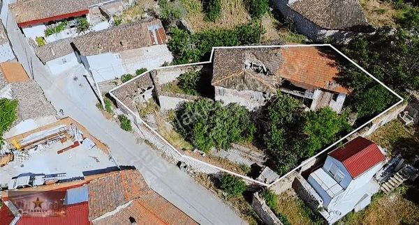 Satılık Avlulu Kargır Ev Tapulu Arsa 479 M2 (elektrik Ve Su Var)