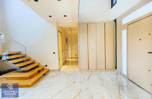 Menderes Coldwell Banker Poyraz'dan Müstakil Havuzlu Ultra Lüx
