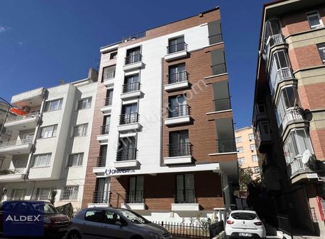 Kuzgun Sokak Ayrancı'da Kiralık 2+1 , Net 70 M2 1. Kat