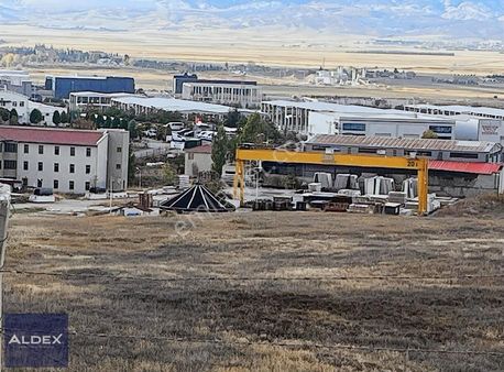 Cumhuriyet Arkası Tek Tapu Arsa