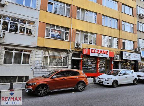 İstanbul Caddesinde, Karat Ofise Komşu 2+1 Kiralık Daire!