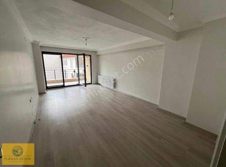 Furkan Demir'den Karamürsel Merkez'de 4+1 Satılık Çatı Dubleks