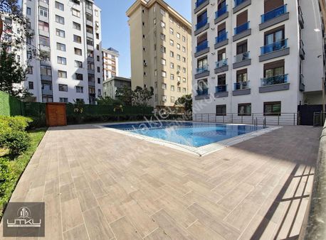 Utkudan Ayşekadın Metroya Yakın Havuzlu Balkonlu Satılık 3+1