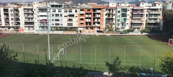 Karşıyaka Fikrialtay Mahallesınde Önü Açık Genış 3+1 Kıralık Daıre