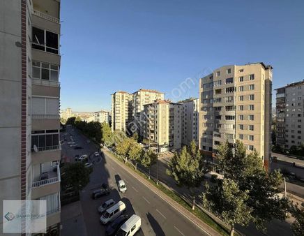 Merkezi Konumlu Adliye Yakını Satılık Ara Kat Geniş Daire