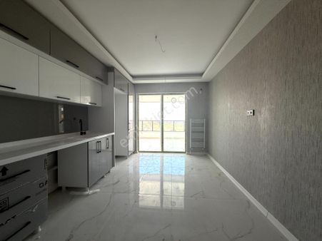 Pursaklar Mehmet Zengin Emlak'tan Otoparklı Çift Banyolu 4.kat 4+1 Ultra Lüks Sitede