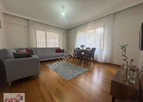 Bahçelievlerde 2+1 Yeni Binada Full Mobilyalı Kapalı Garajlı