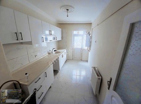 Sincan Da Plevne Mahallesinde Salon Bağımsız 3+1 Ara Katta Daire