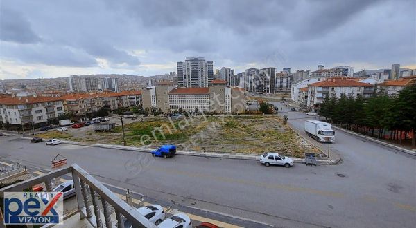 Mevlana İlkokulu Ve Kültür Merkezi Yakını 3+1 Kiralık Daire