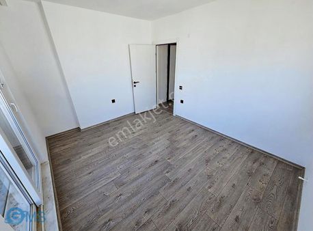 Ayanoğlu Mah.de Arakat 1+1 Sıfır Havuzlu Tranvaya Yakın İskanlı