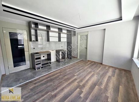 Etlik'te Sıfır Oturuma Hazır Katta Manzaralı Cadde Paraleli 1+1