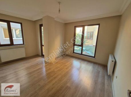 Ataşehir İnönü'de Yeditepe Ünv. Yakın Balkonlu Temiz 2+1 Kiralık