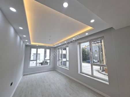 Recep Ümit Emlak'tan Gazi Yakup Satar Caddesi Yakınında Satılık Ebeveyn Banyolu 3+1 Ferah Daire