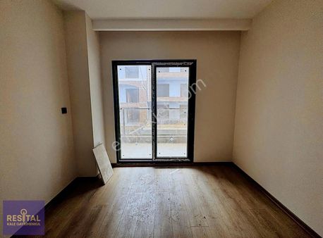 Mudanya 'da Muhteşem Sosyal Tesisli Deniz Ve Havuz Manzaralı 3+1