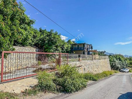 Alanya Yaylalı Mah. Full Kale Deniz Manzaralı 391m2 Tarla Ve 120 M2 Ağaç Ev