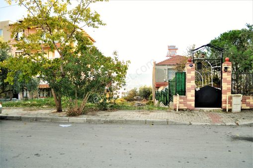 Bornova Atatürk Mahallesi Türkay Caddesinde Satılık İmarlı Arsa