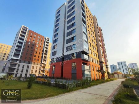 Sur Yapı'da 8. Katta Oturuma Hazır 3+1 Ebeveny Banyolu Satılık