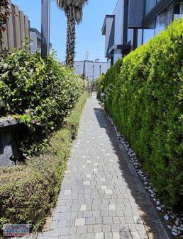 Kartepe'de Sierra Villalarında Satılık Lüks Villa