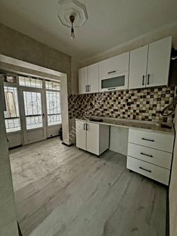 Gunsazak Caddede 3+1 Gırıs Kat Satılık Daıre