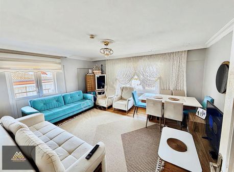 Avantaj'dan Yeşilbayır Cadde Üzerin'de Yapılı Masrafsız 3+1 Dair