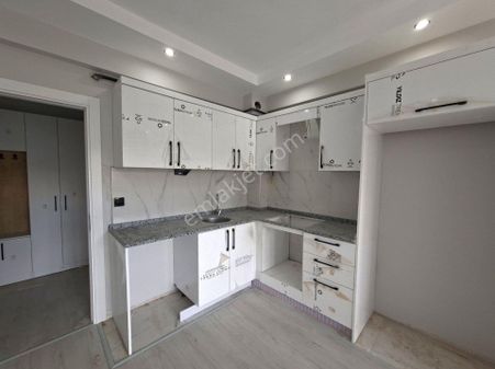 Recep Ümit Emlak'tan Muttalip Caddesi Yakınında Satılık Ebeveyn Banyolu 1+1 Ferah Daire