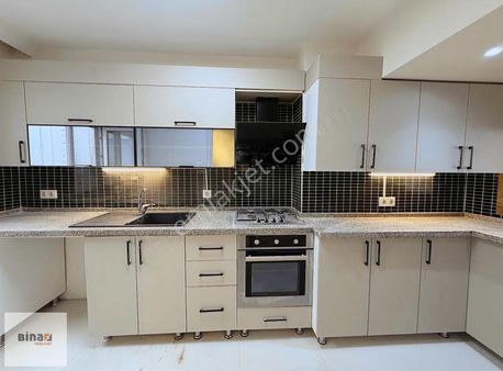 İnönü Caddesi Üzerinde Otoparklı 3+1 Satılık Daire