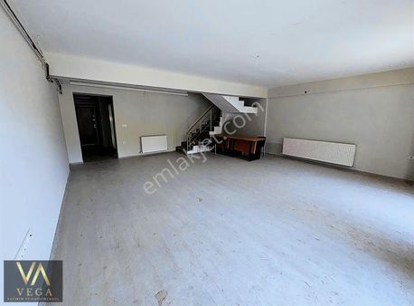 Uncubozköy'de Tabela Değeri Yüksek Kiralık İşyeri