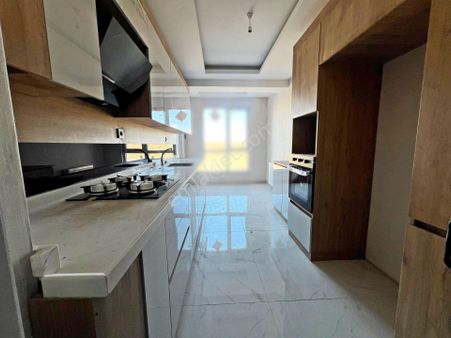 Ty Emlak'tan 29 Ekim Mah. Ara Katta Satılık 3+1 Cam Balkonlu Sıfır Daire!!!